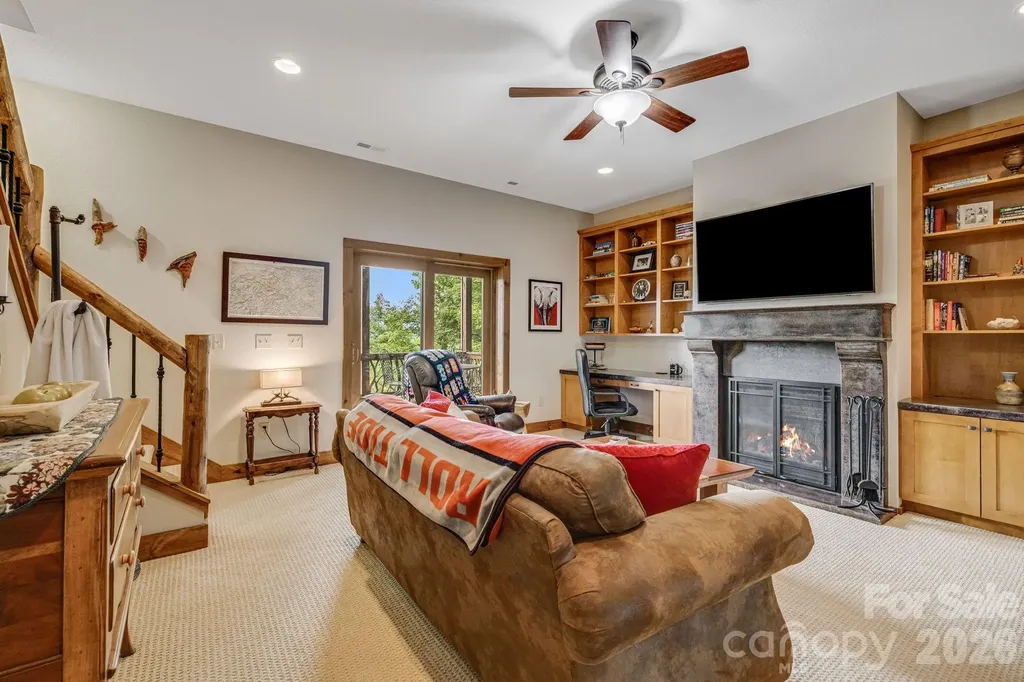 138 Bear Paw Drive Brevard NC 28712