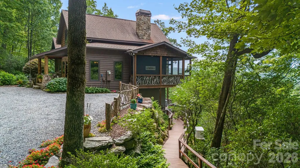 138 Bear Paw Drive Brevard NC 28712
