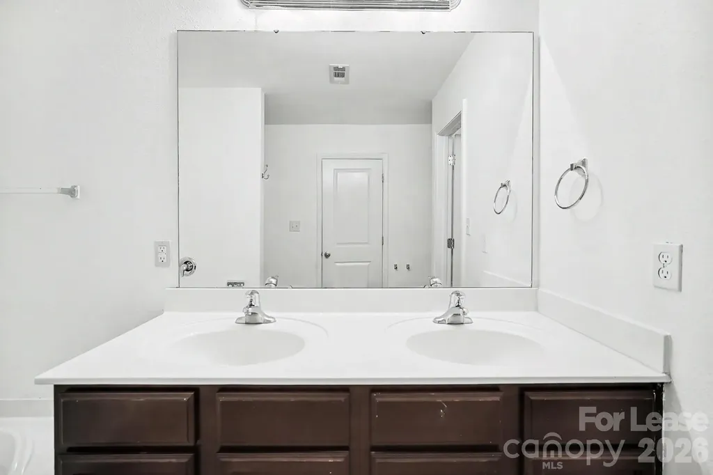 4937 Broad Leaf Court Dallas NC 28034