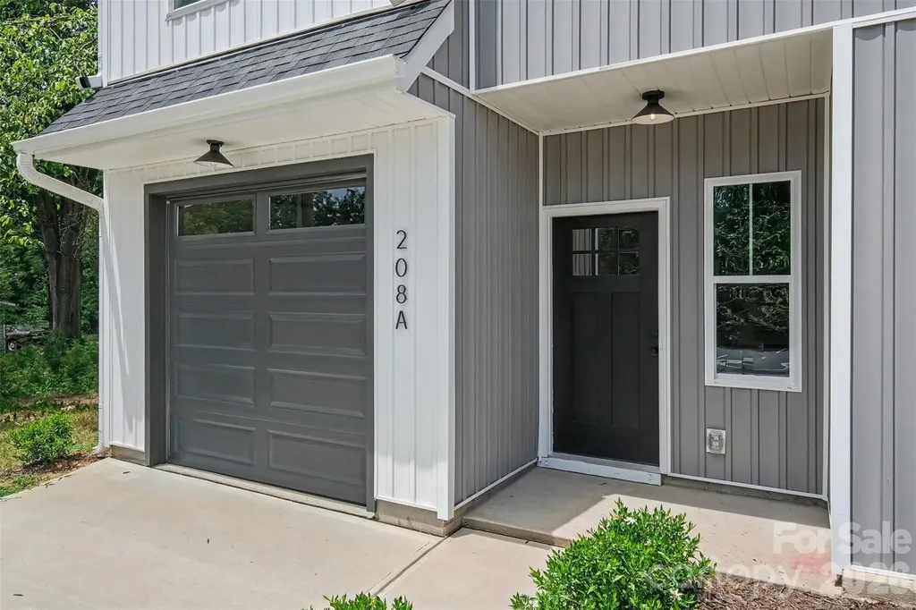 208 W Todd Lane Charlotte NC 28208
