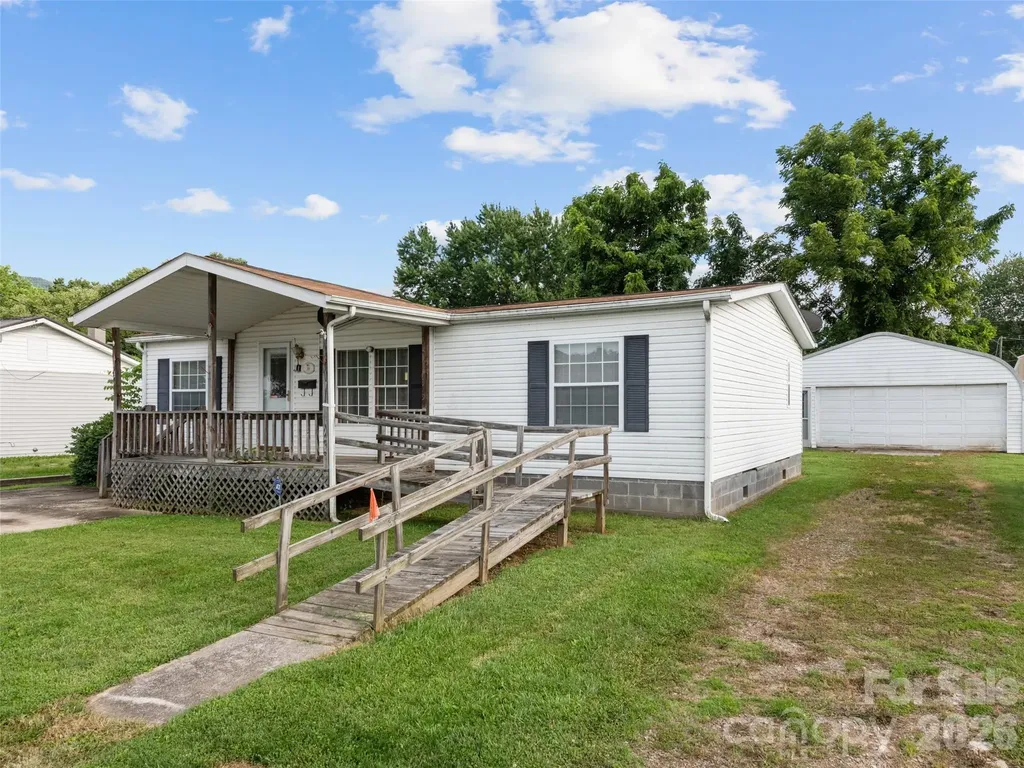 39 Spruce Street Waynesville NC 28786