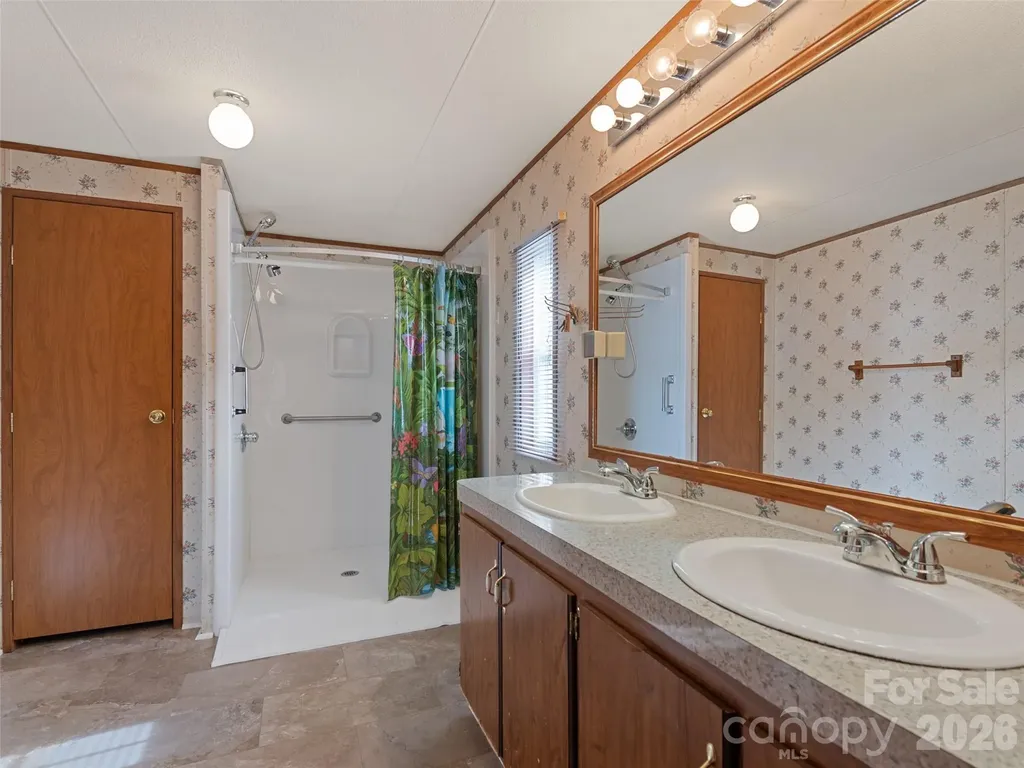 39 Spruce Street Waynesville NC 28786