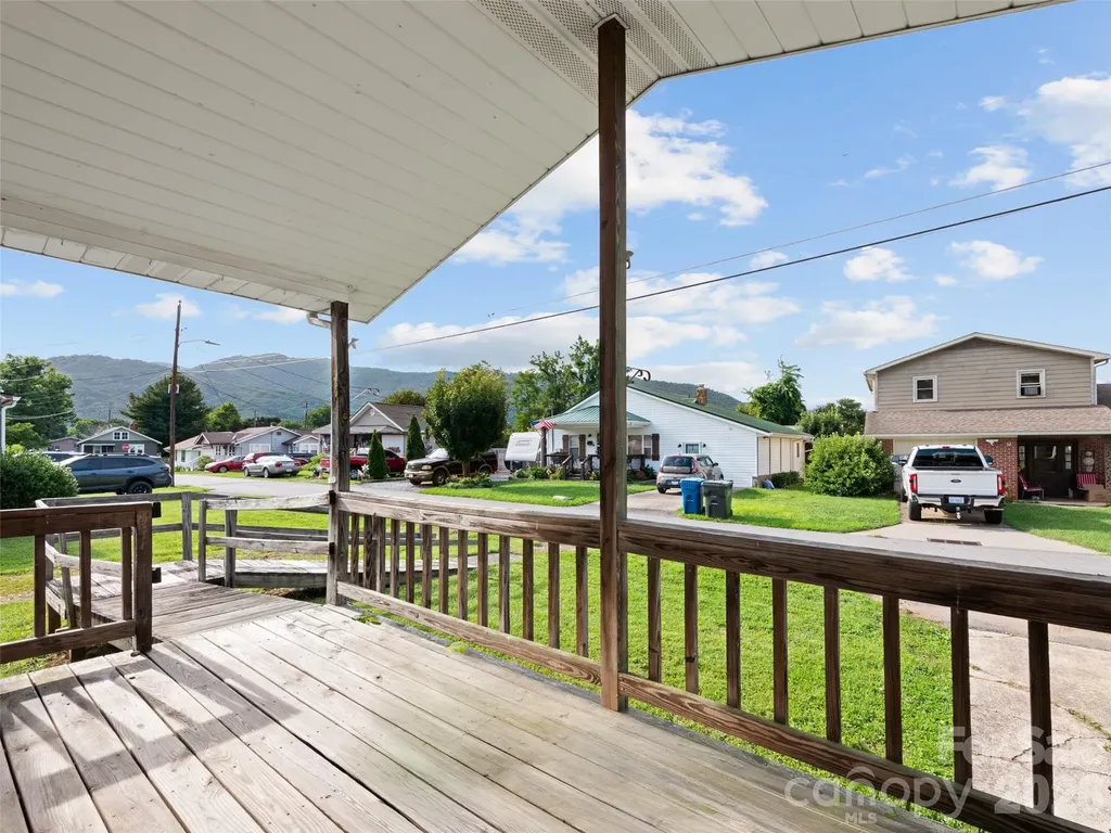 39 Spruce Street Waynesville NC 28786