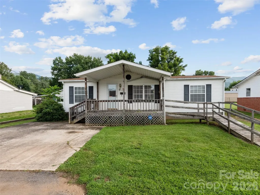 39 Spruce Street Waynesville NC 28786