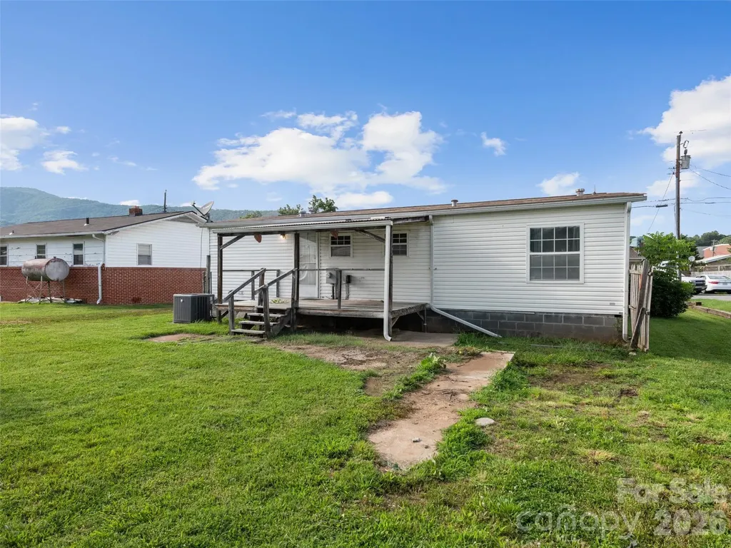39 Spruce Street Waynesville NC 28786