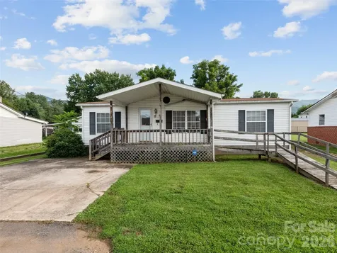 39 Spruce Street Waynesville NC 28786