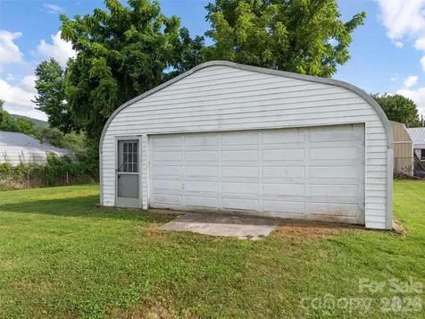 39 Spruce Street Waynesville NC 28786