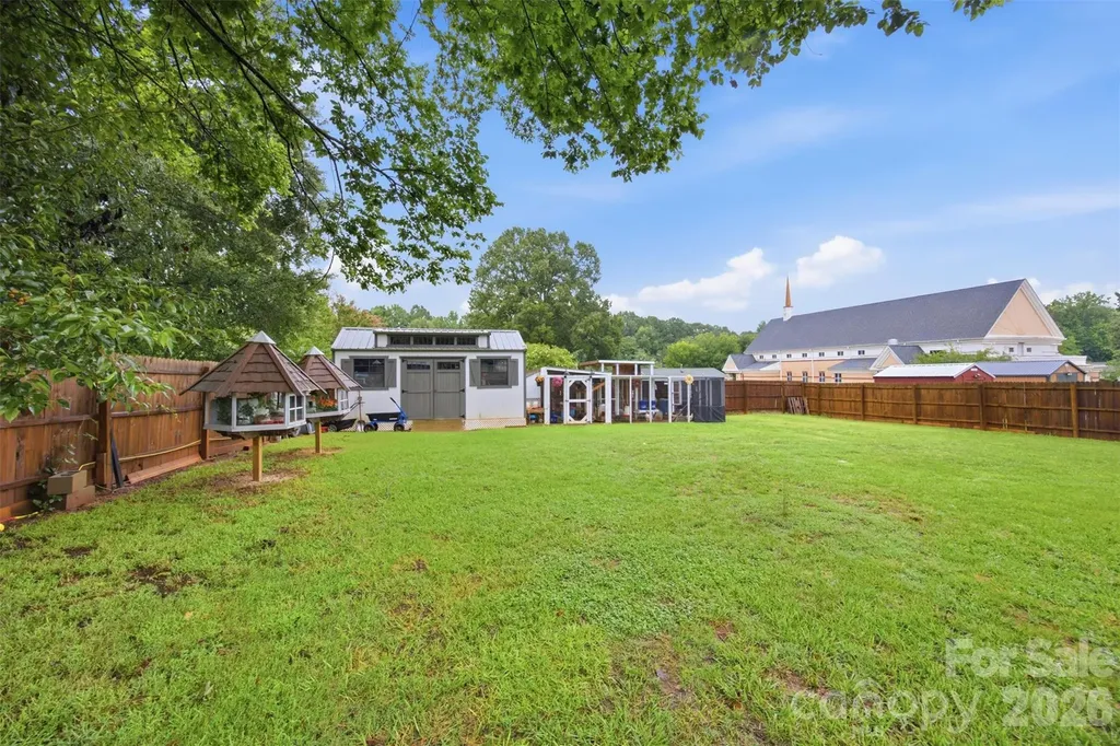 1003 Adams Street Statesville NC 28677