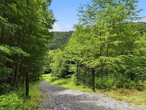 261 Yonah Drive Maggie Valley NC 28751