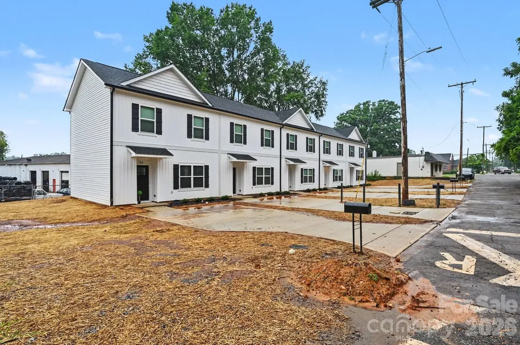 53 E 13th Street Newton NC 28658