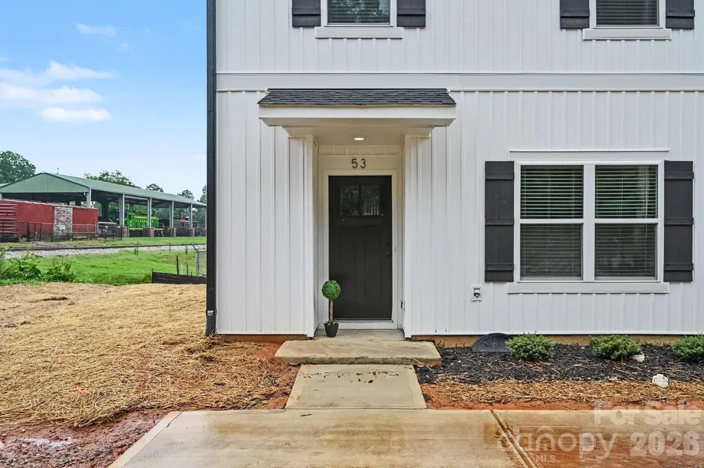 53 E 13th Street Newton NC 28658