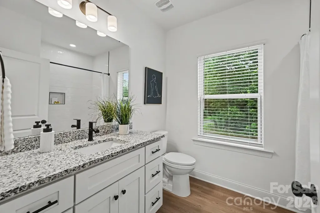 53 E 13th Street Newton NC 28658