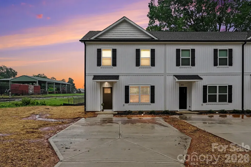 53 E 13th Street Newton NC 28658