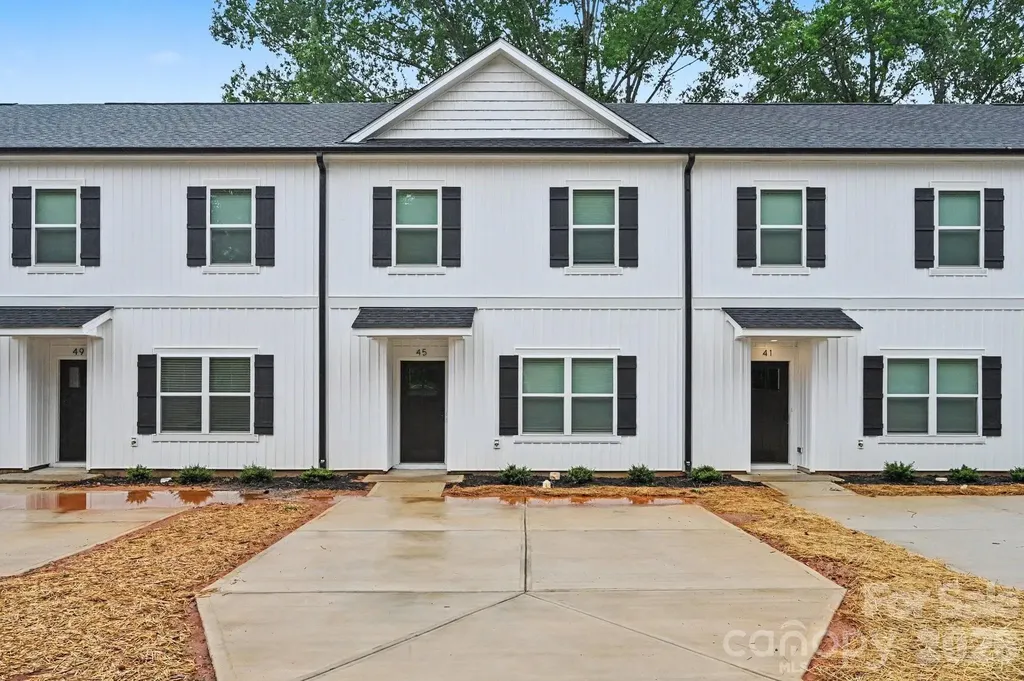 53 E 13th Street Newton NC 28658