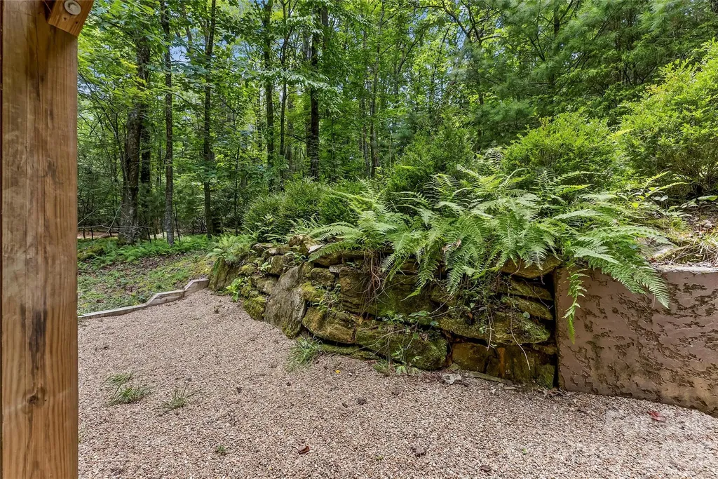 129 Nodatsi Court Brevard NC 28712