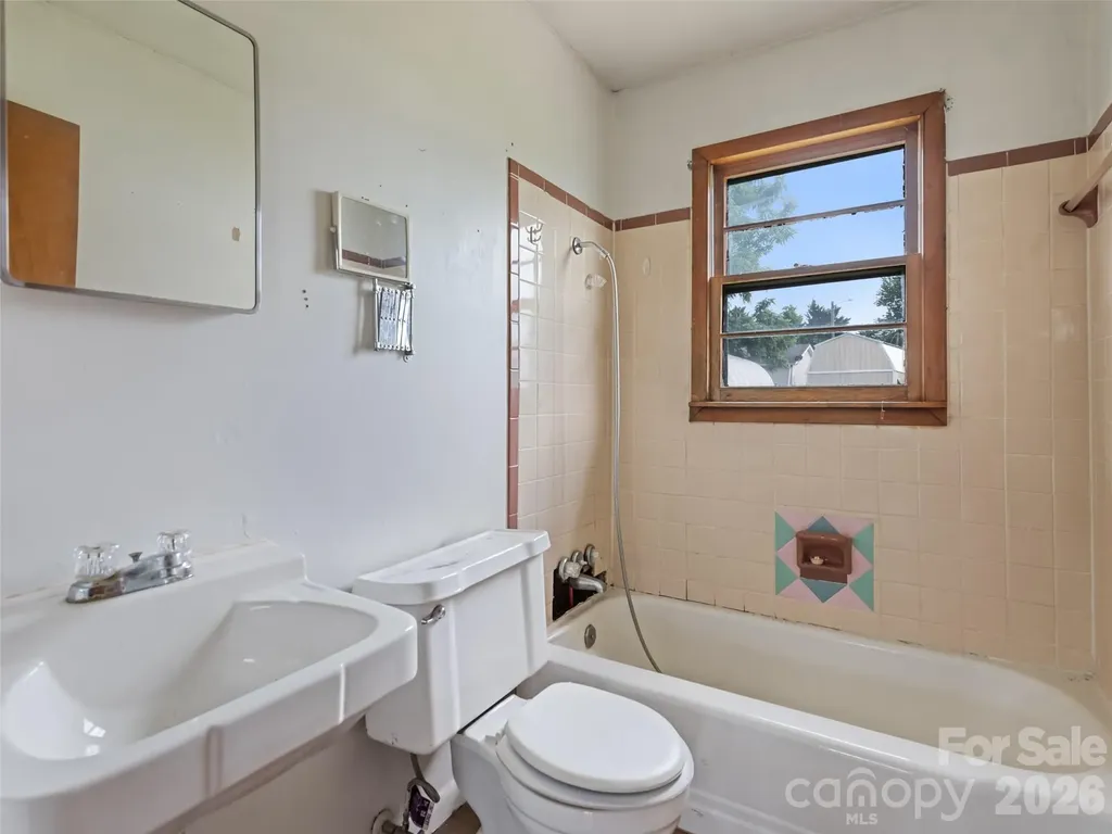 57 Spruce Street Waynesville NC 28786