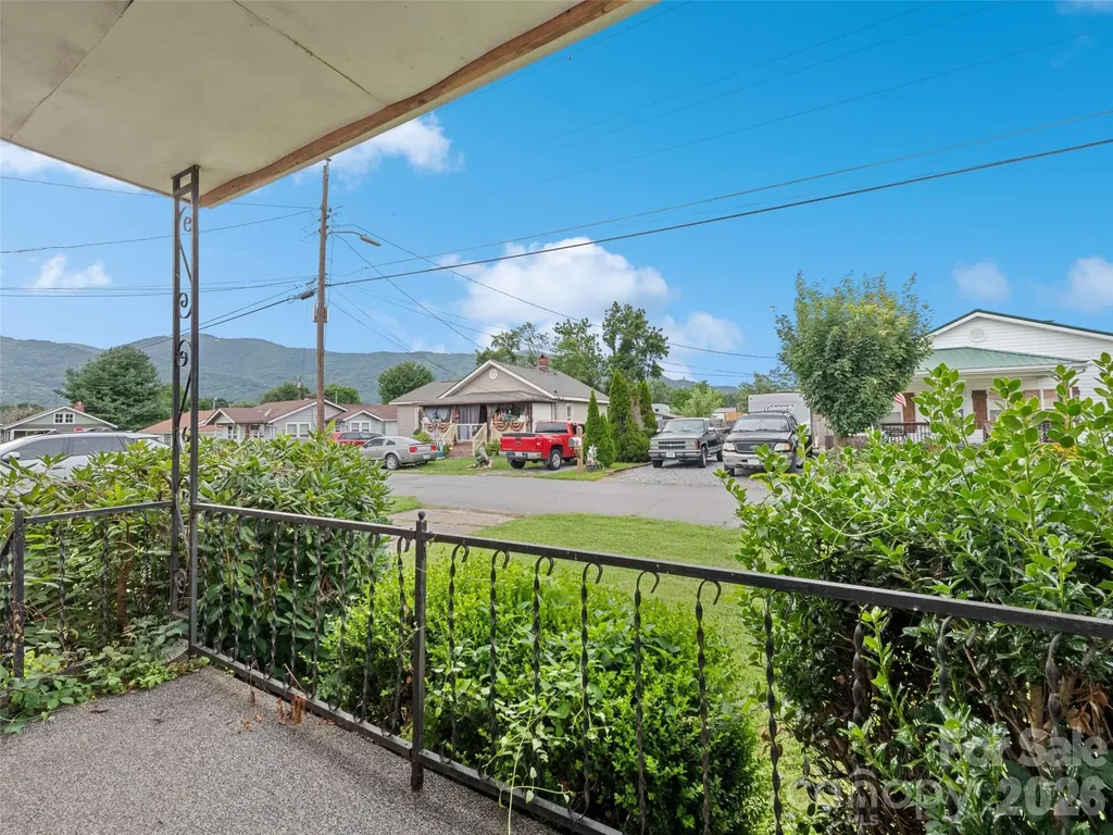 57 Spruce Street Waynesville NC 28786