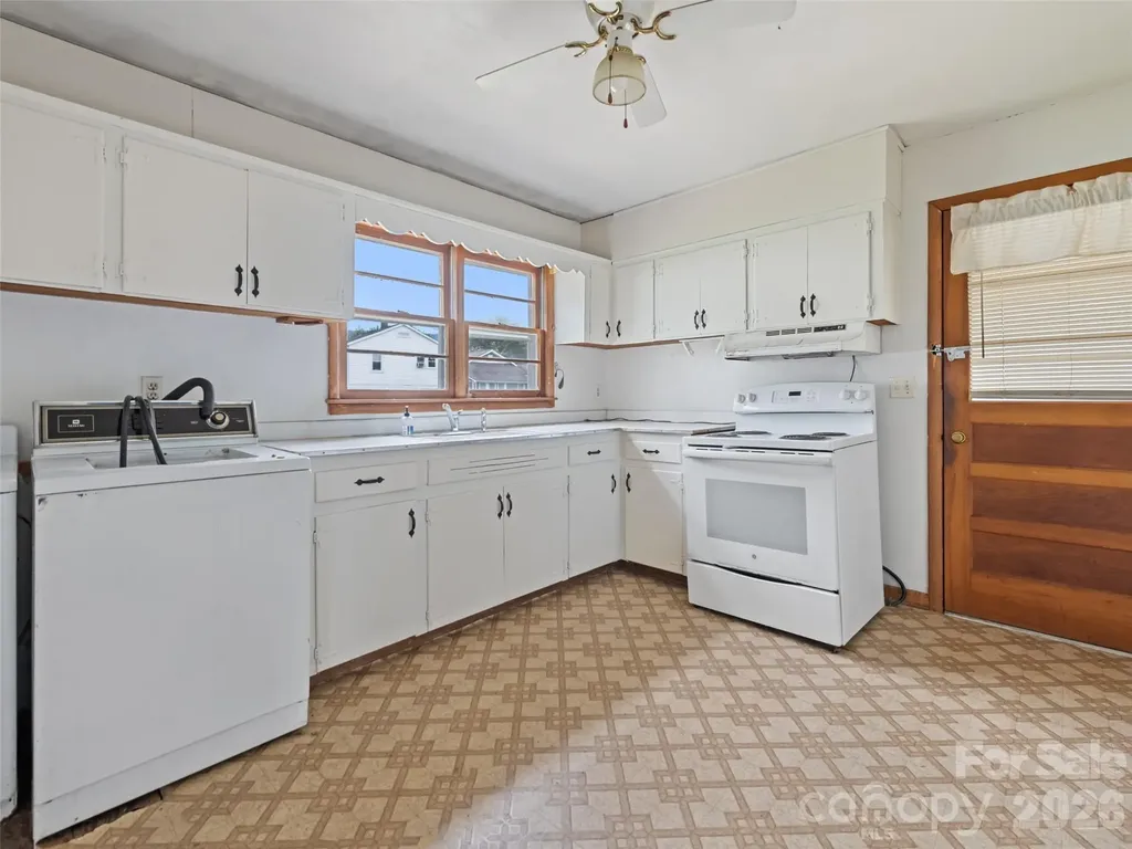 57 Spruce Street Waynesville NC 28786