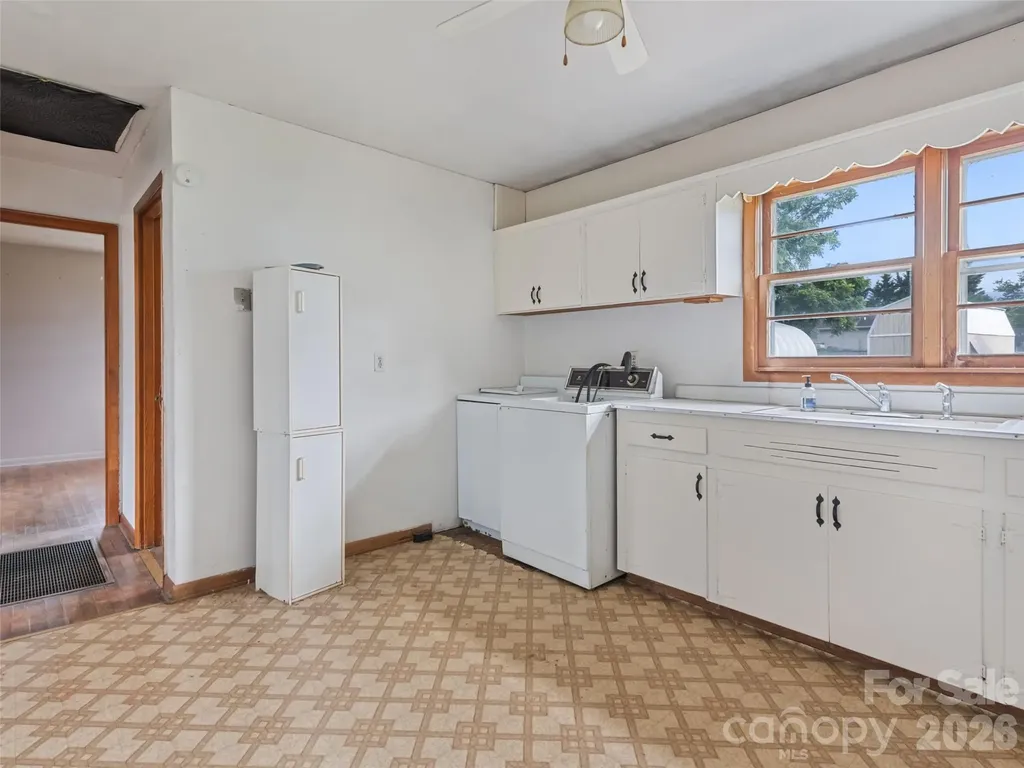 57 Spruce Street Waynesville NC 28786