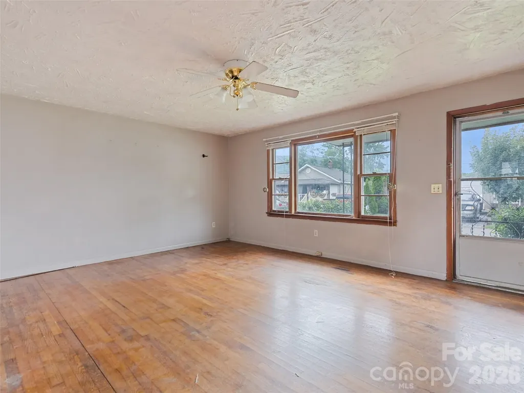 57 Spruce Street Waynesville NC 28786