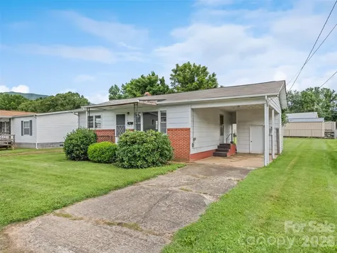 57 Spruce Street Waynesville NC 28786