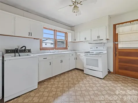 57 Spruce Street Waynesville NC 28786