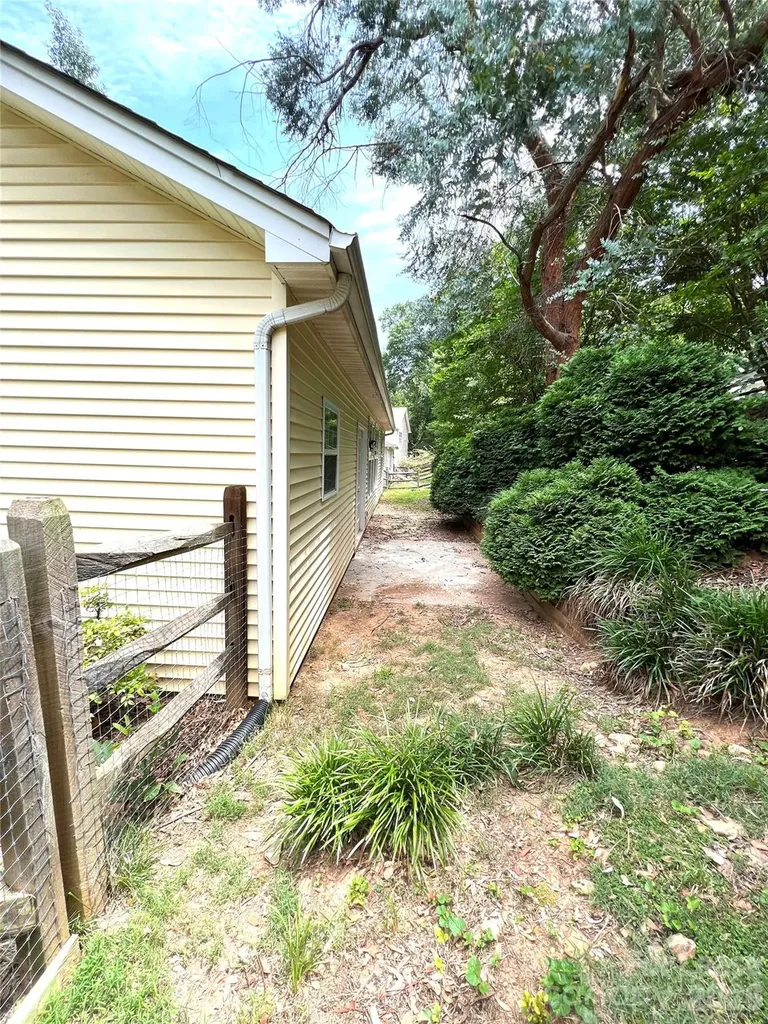 216 Howe Street Belmont NC 28012