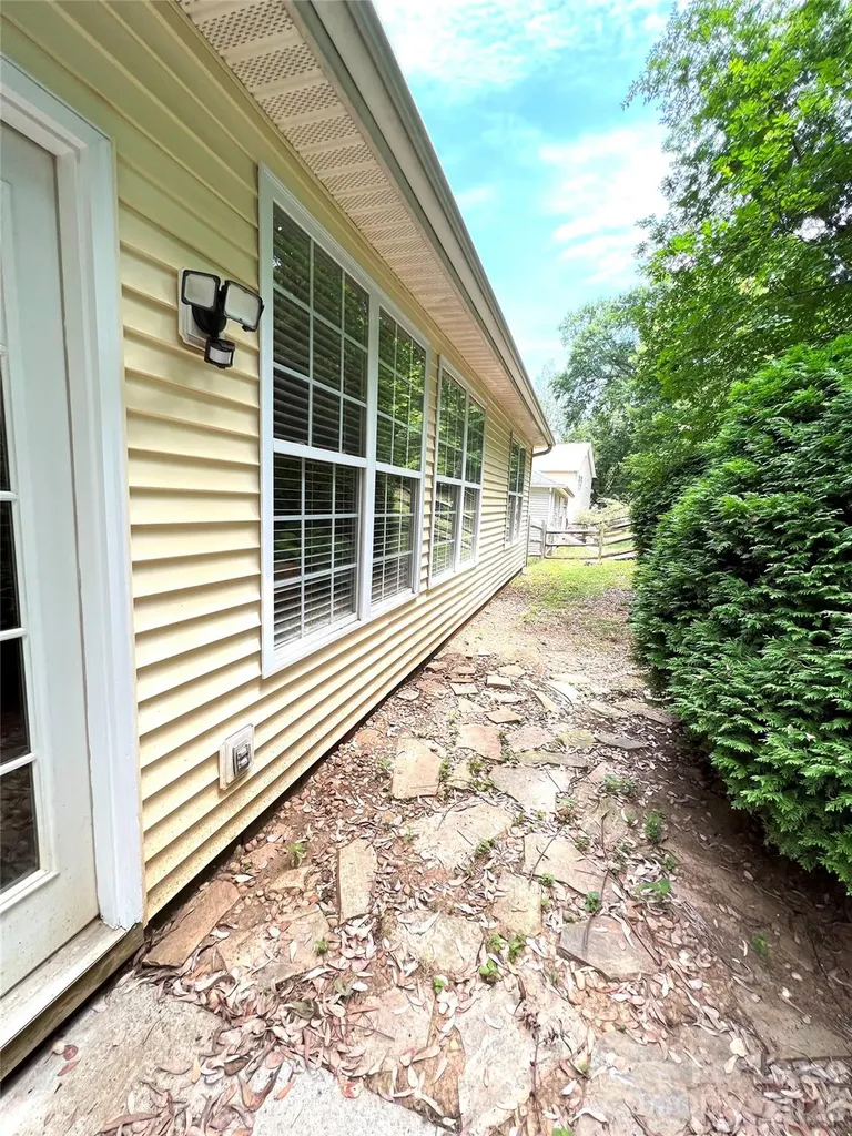 216 Howe Street Belmont NC 28012