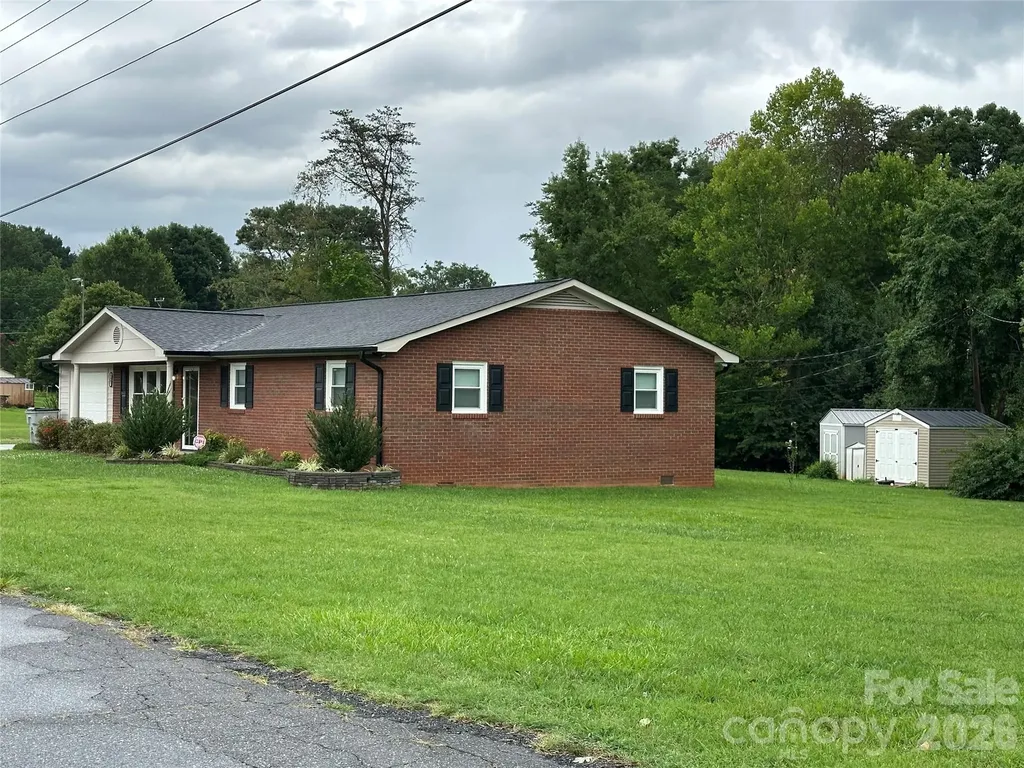 1807 Forest Hills Park SW Lenoir NC 28645