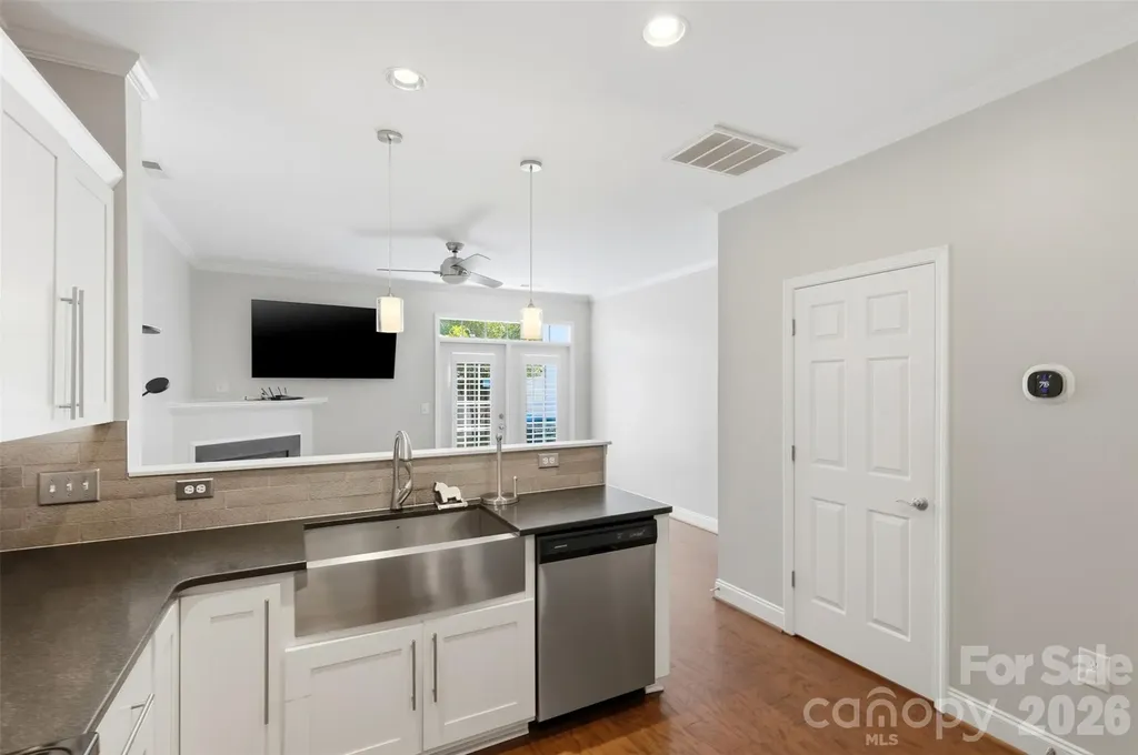 312 Park Square Place Matthews NC 28105