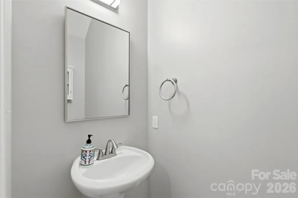 312 Park Square Place Matthews NC 28105