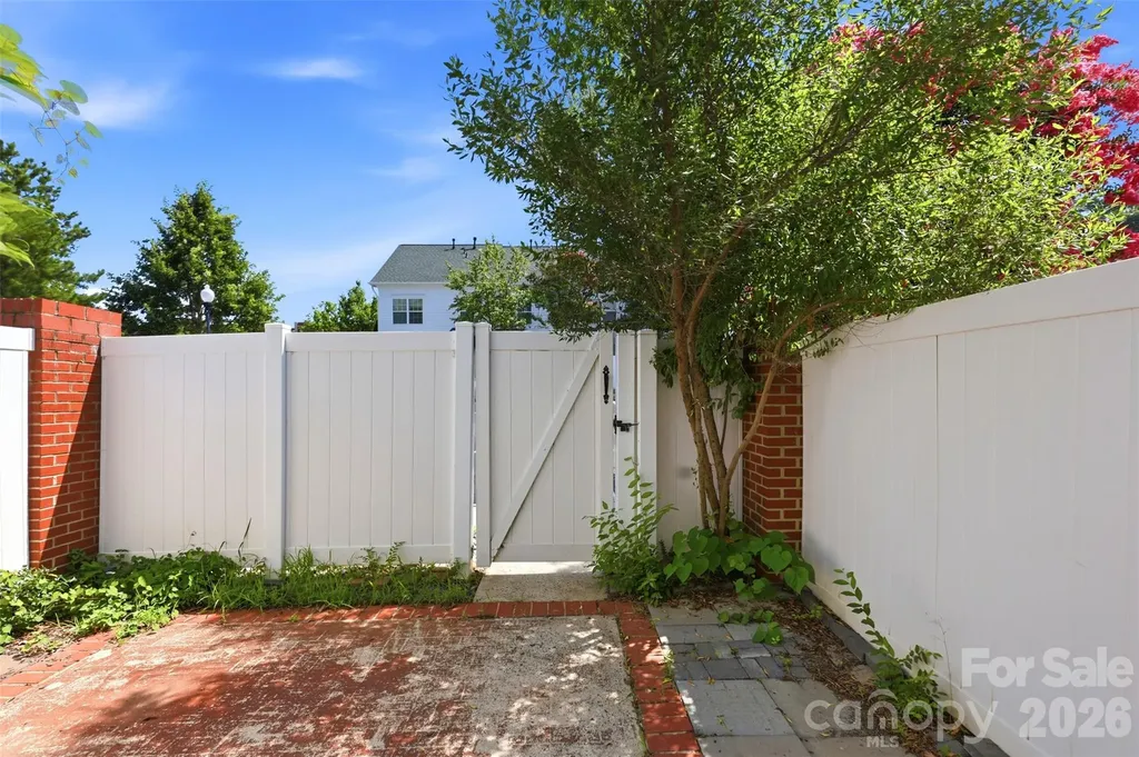 312 Park Square Place Matthews NC 28105