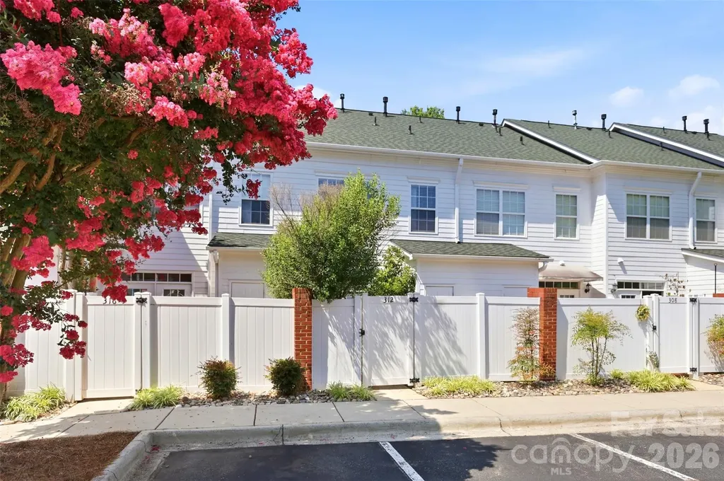 312 Park Square Place Matthews NC 28105