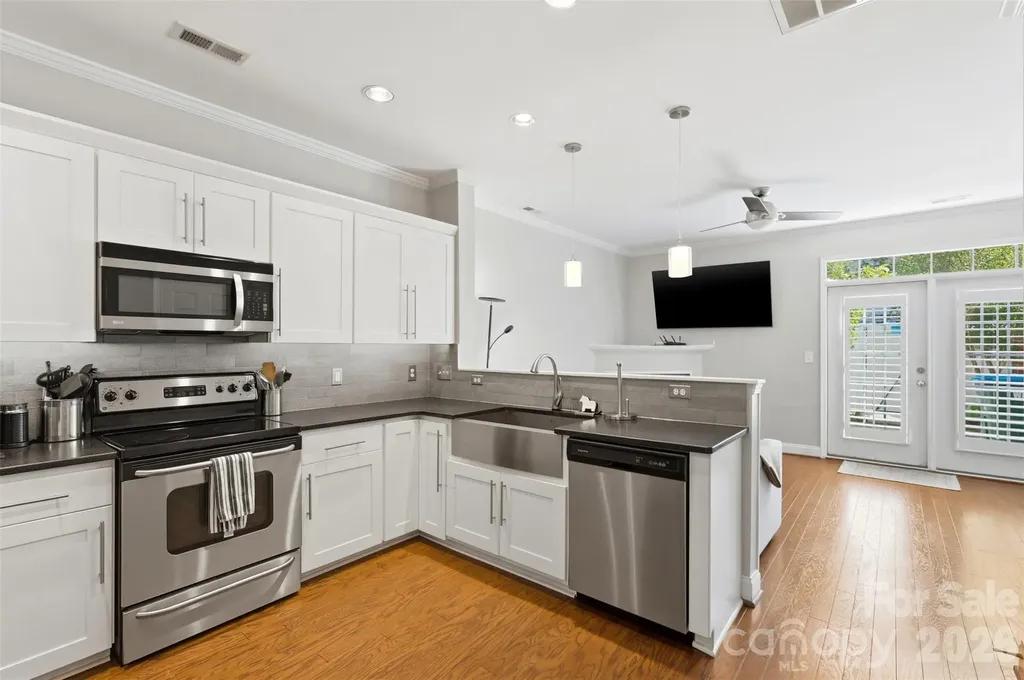 312 Park Square Place Matthews NC 28105