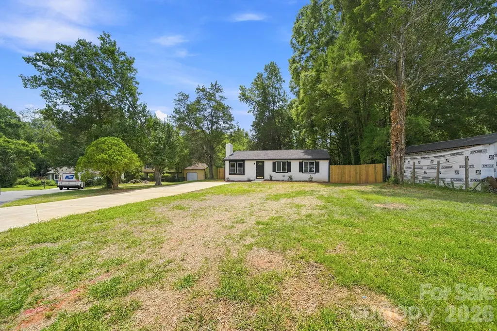 8114 Holly Hill Road Charlotte NC 28227
