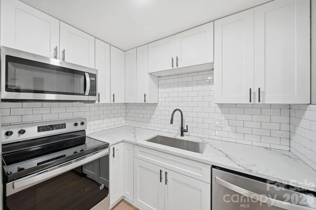 8114 Holly Hill Road Charlotte NC 28227