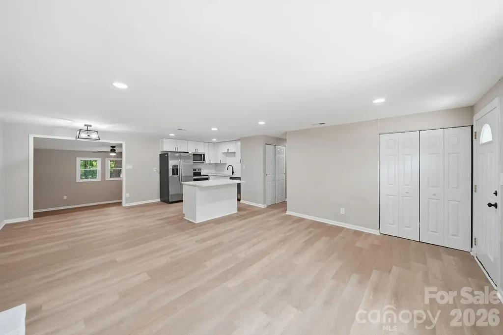 8114 Holly Hill Road Charlotte NC 28227