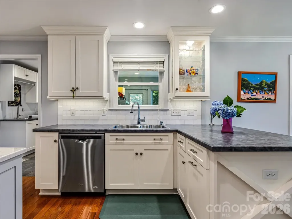 13 Ashley Road Asheville NC 28805