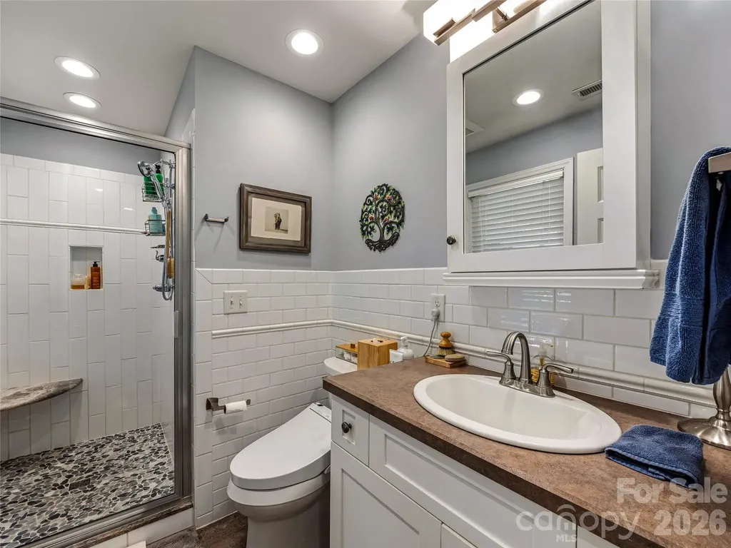 13 Ashley Road Asheville NC 28805