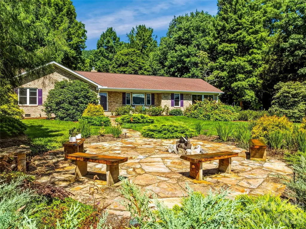 13 Ashley Road Asheville NC 28805