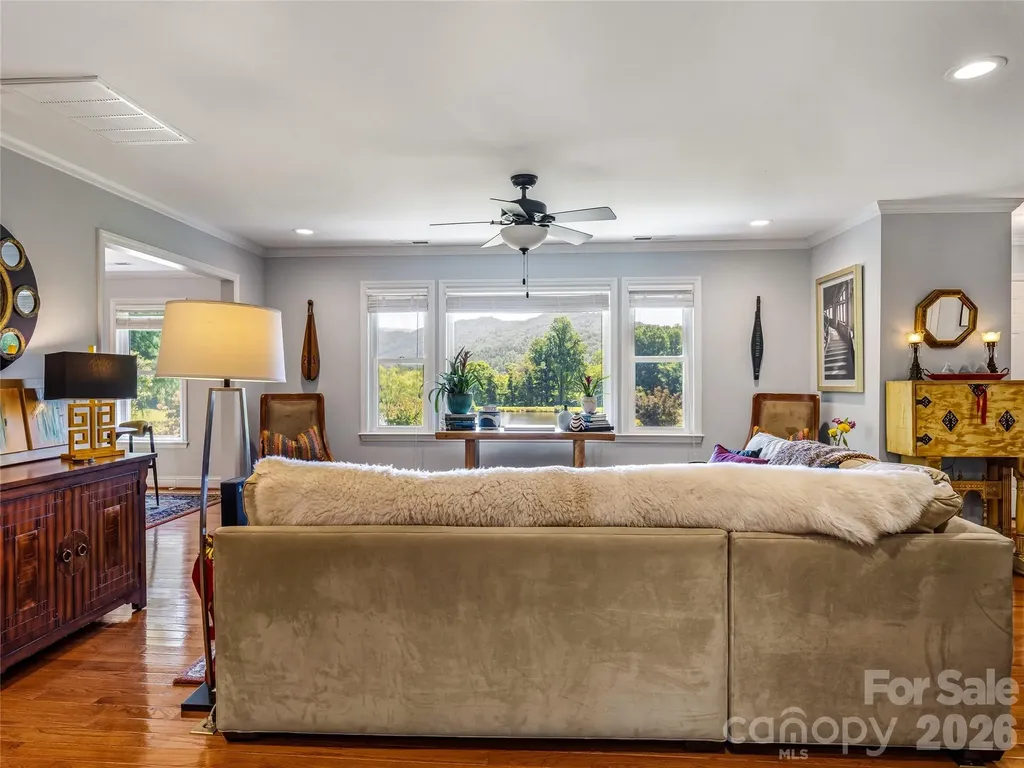 13 Ashley Road Asheville NC 28805
