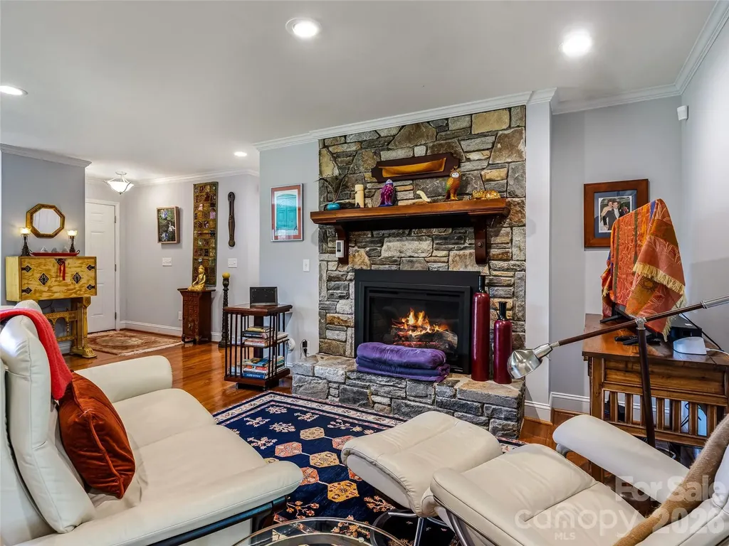 13 Ashley Road Asheville NC 28805