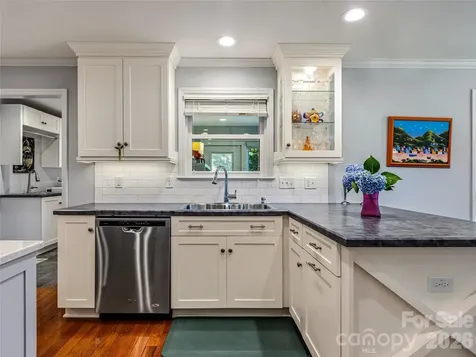 13 Ashley Road Asheville NC 28805