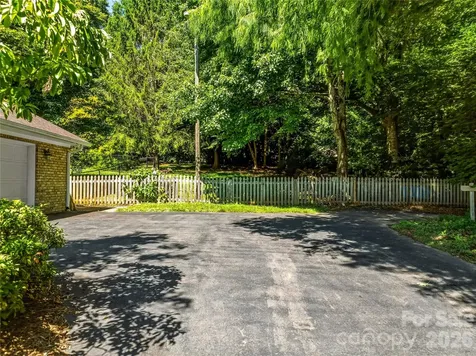 13 Ashley Road Asheville NC 28805