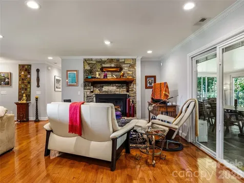 13 Ashley Road Asheville NC 28805