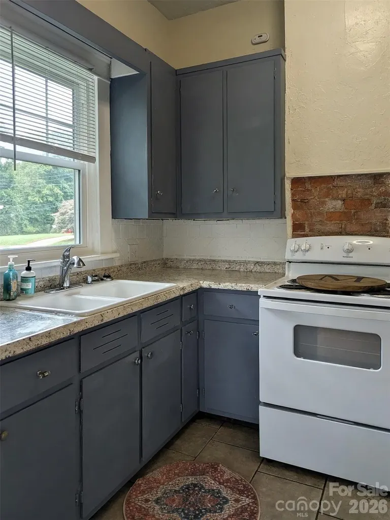 303 Bouchelle Street Morganton NC 28655