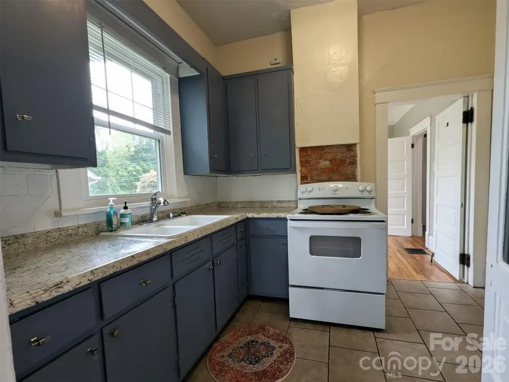 303 Bouchelle Street Morganton NC 28655