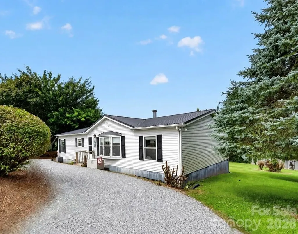 26 Sweet Briar Path Way Hendersonville NC 28792