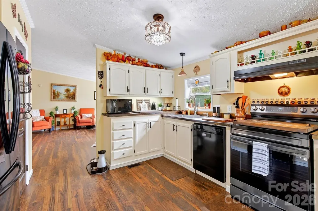 26 Sweet Briar Path Way Hendersonville NC 28792