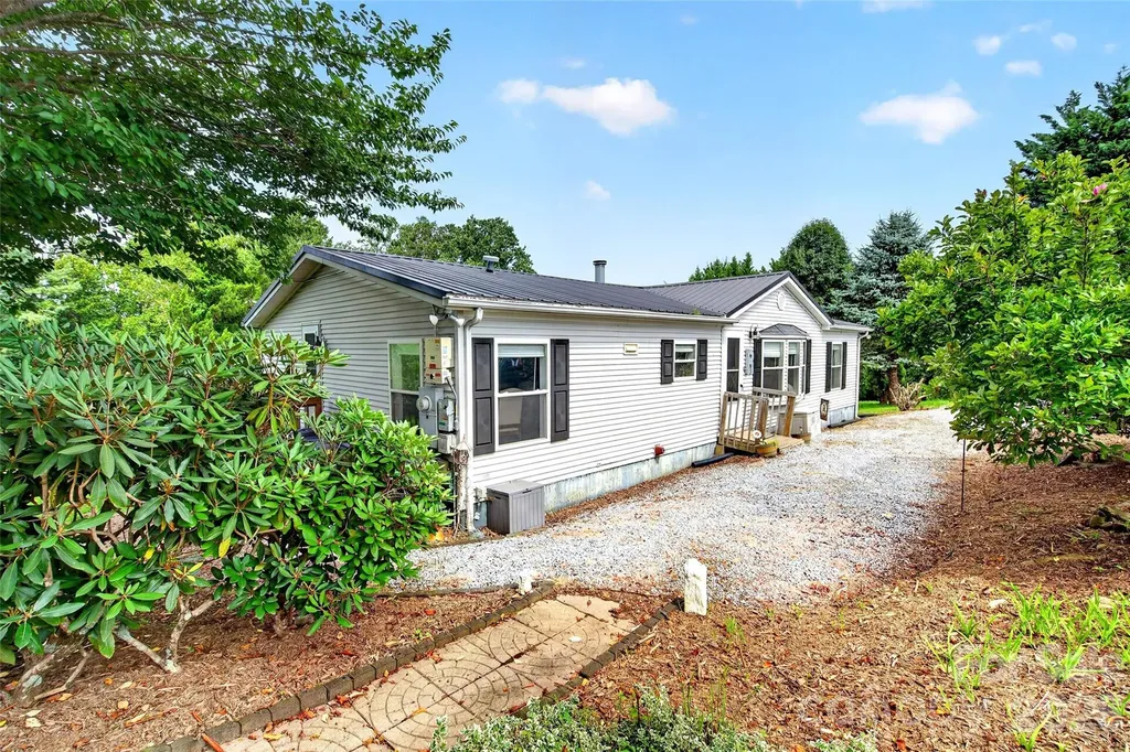 26 Sweet Briar Path Way Hendersonville NC 28792